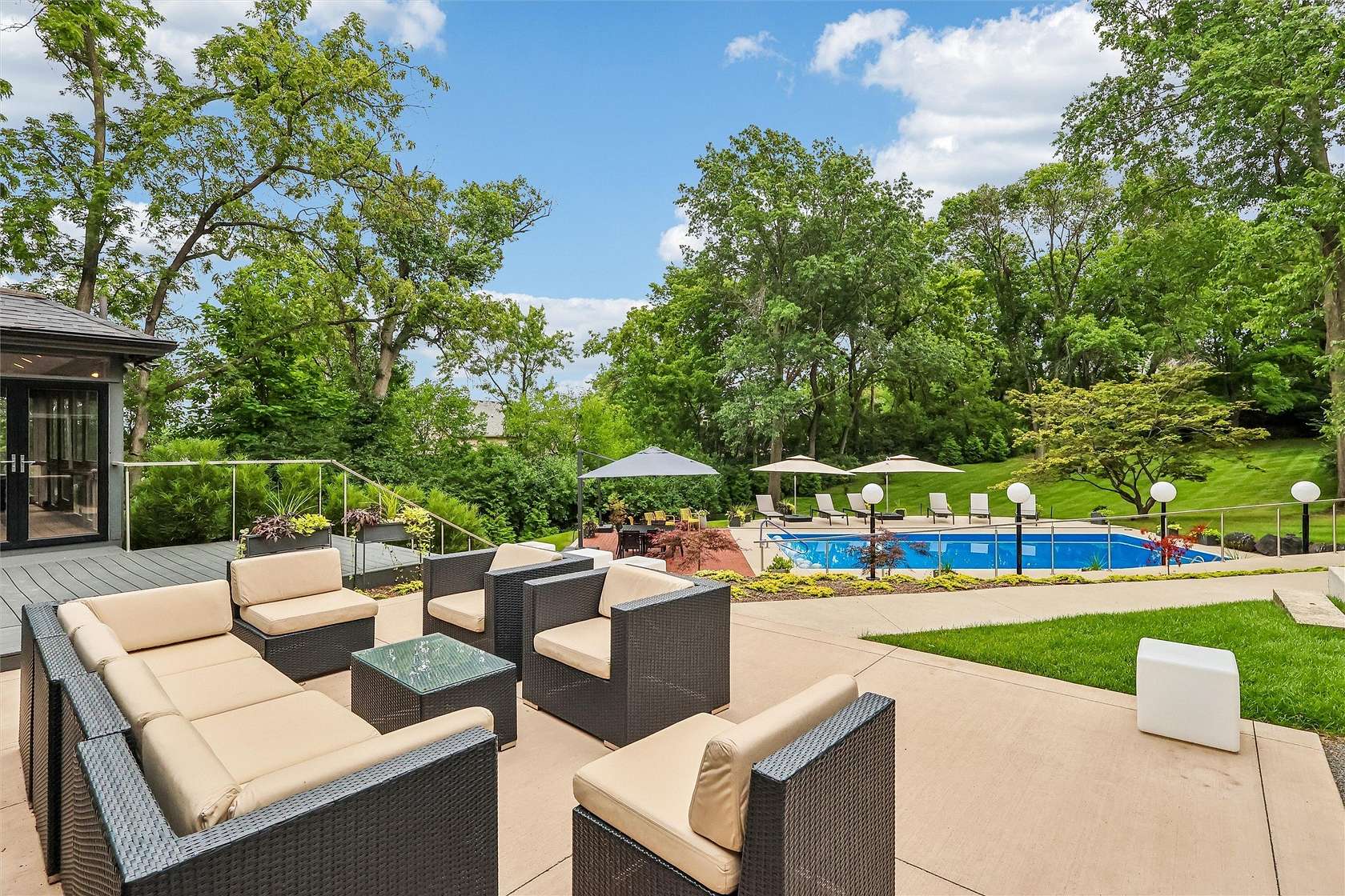 1.63 Acres of Land with Home for Sale in Des Moines, Iowa