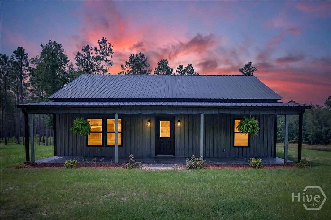 10.4 Acres of Recreational Land with Home for Sale in Register, Georgia