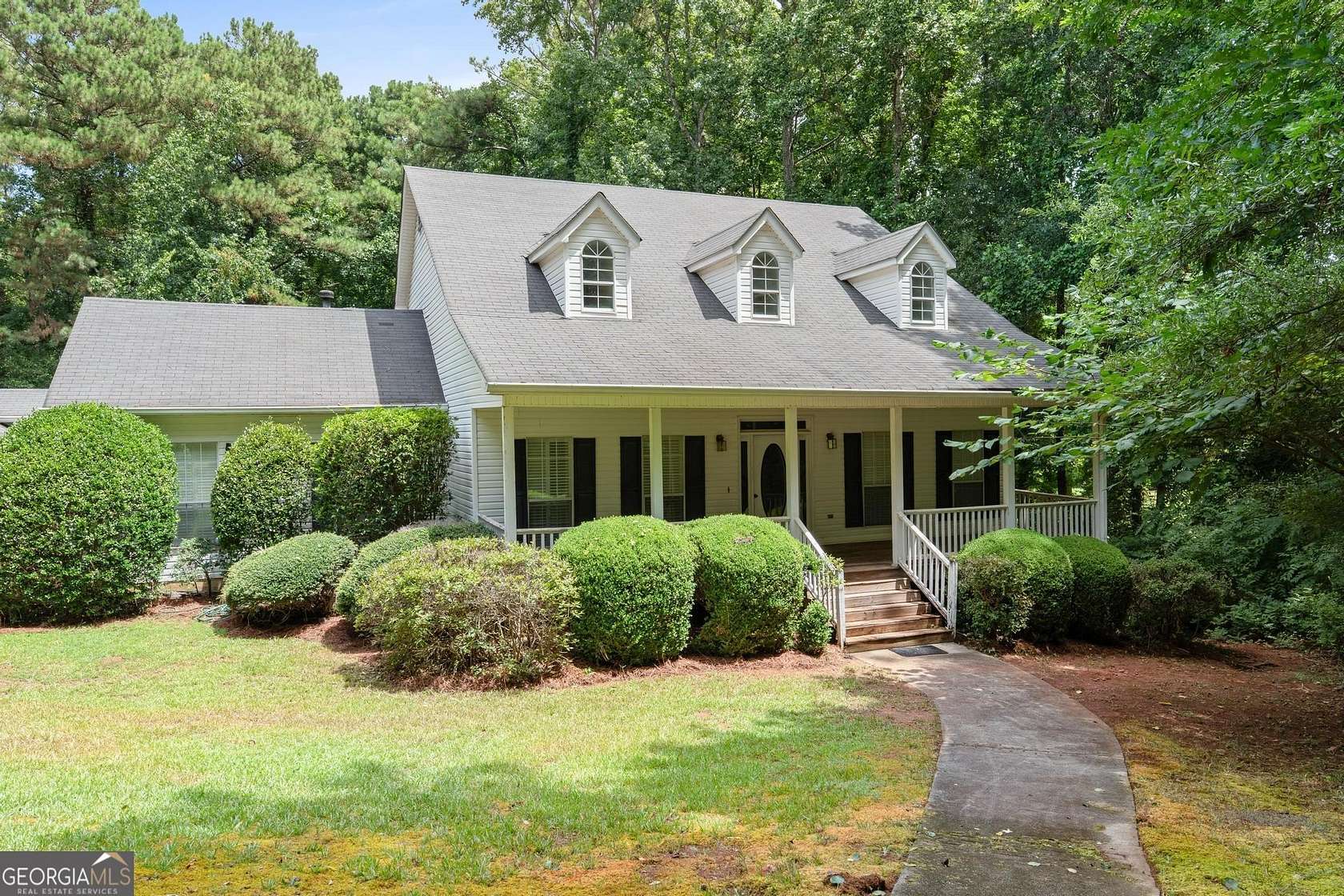 6.6 Acres of Land with Home for Sale in Hampton, Georgia