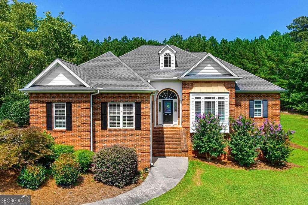 2.2 Acres of Land with Home for Sale in Hartwell, Georgia