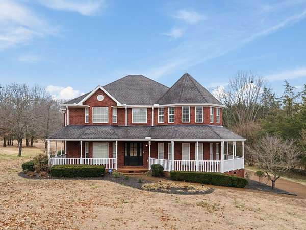 6 Acres of Land with Home for Lease in Hermitage, Tennessee