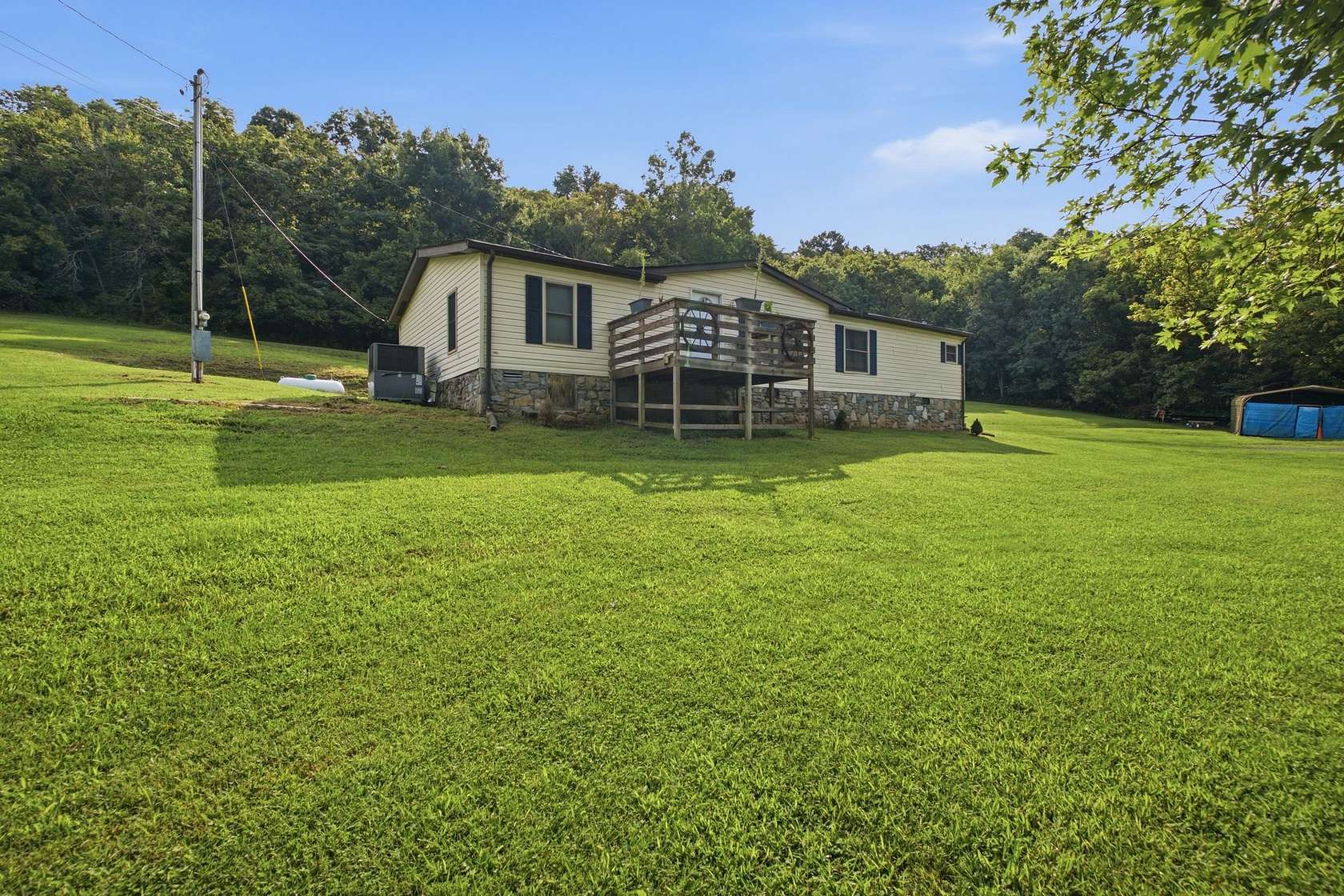 5.35 Acres of Land with Home for Sale in Bethpage, Tennessee