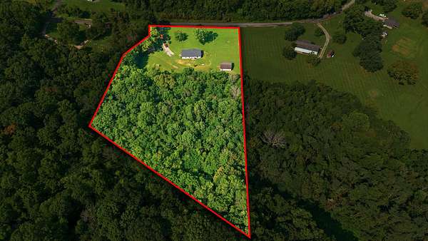 5.35 Acres of Land with Home for Sale in Bethpage, Tennessee