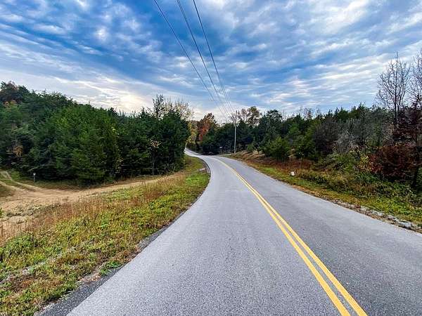 48.7 Acres of Agricultural & Residential Land for Sale in Sevierville, Tennessee