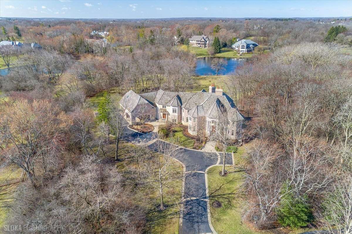 5 Acres of Land with Home for Sale in Barrington Hills, Illinois