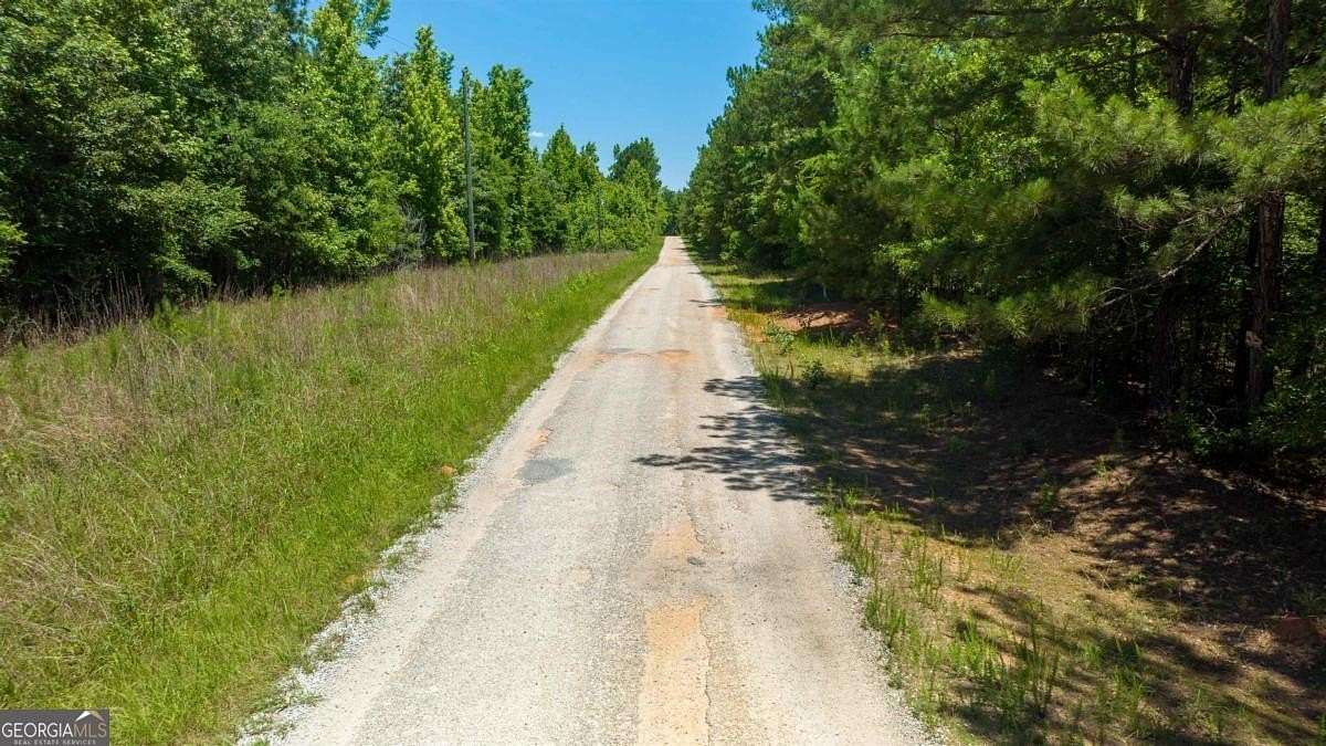 16 Acres of Land for Sale in Buckhead, Georgia