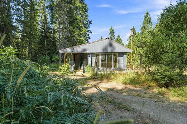 13.4 Acres of Land with Home for Sale in Elk, Washington