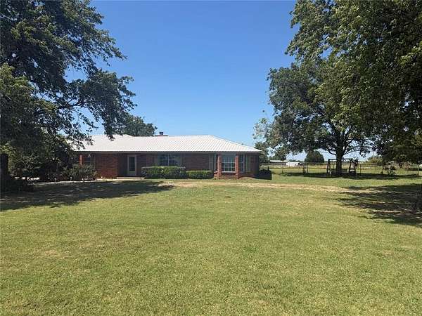 4 Acres of Land with Home for Sale in Earlsboro, Oklahoma