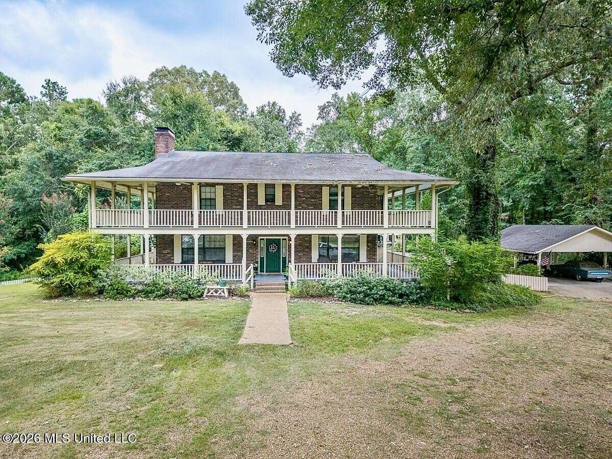 22.4 Acres of Land with Home for Sale in Natchez, Mississippi