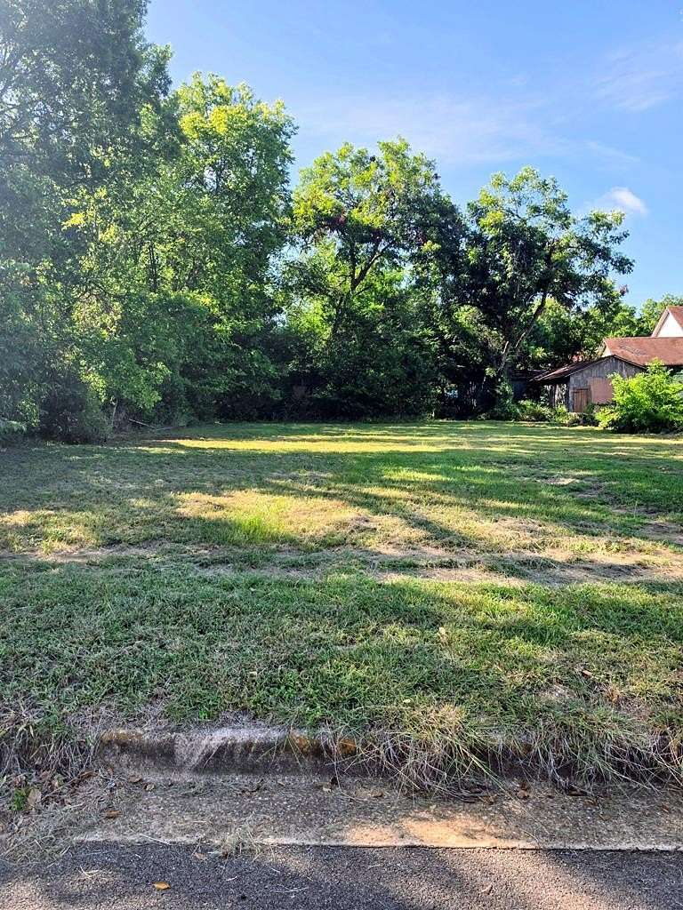 0.17 Acres of Residential Land for Sale in Palestine, Texas