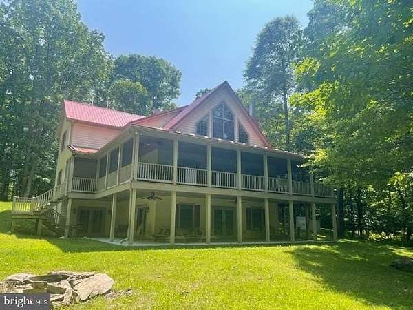 10 Acres of Land with Home for Lease in Orrtanna, Pennsylvania