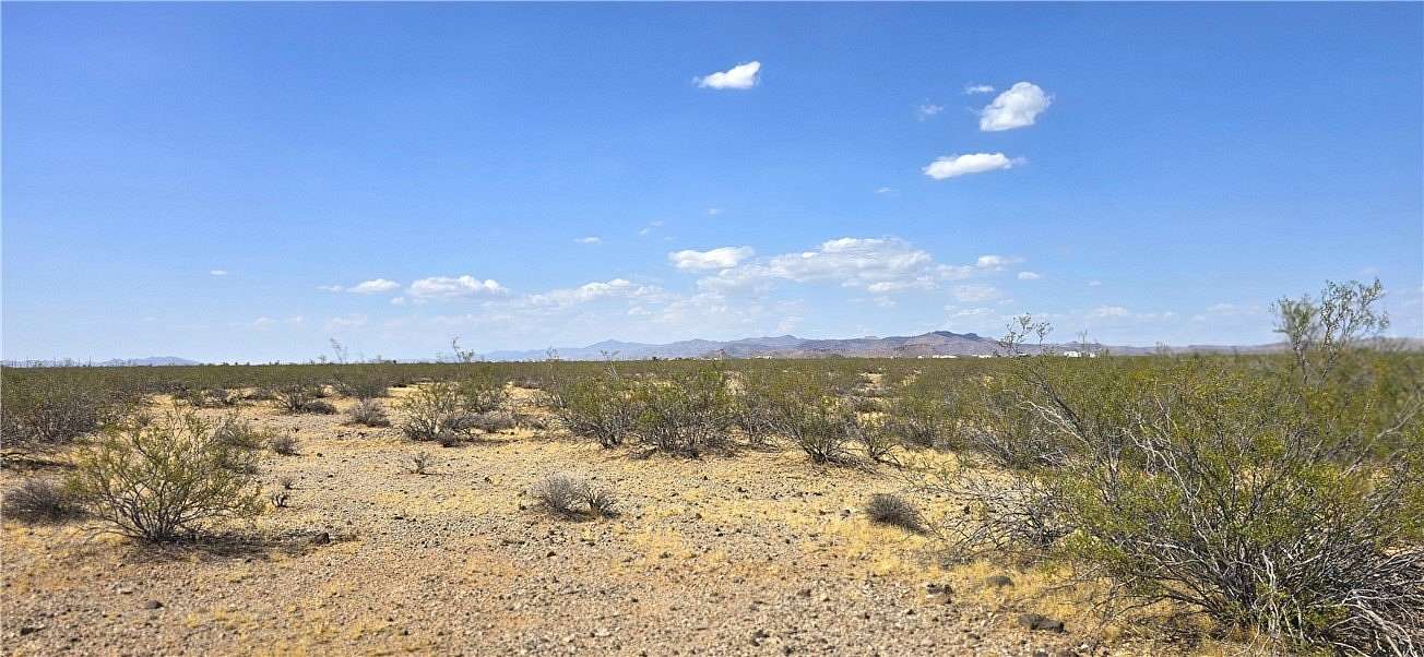 2.14 Acres of Residential Land for Sale in Golden Valley, Arizona