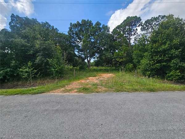 1 Acre of Land for Sale in Lorida, Florida