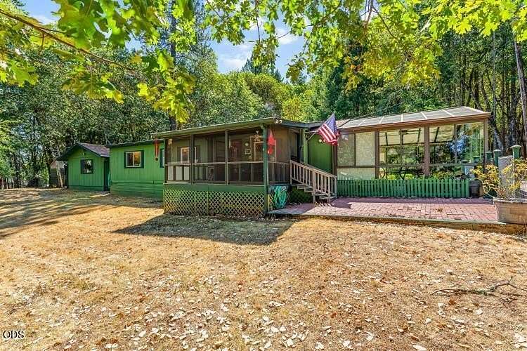 3.42 Acres of Land with Home for Sale in Grants Pass, Oregon