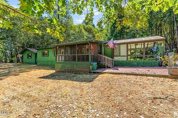 3.42 Acres of Land with Home for Sale in Grants Pass, Oregon