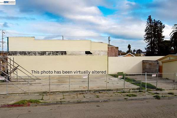 0.07 Acres of Commercial Land for Sale in Oakland, California