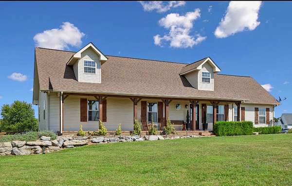 5.12 Acres of Land with Home for Sale in Bell Buckle, Tennessee