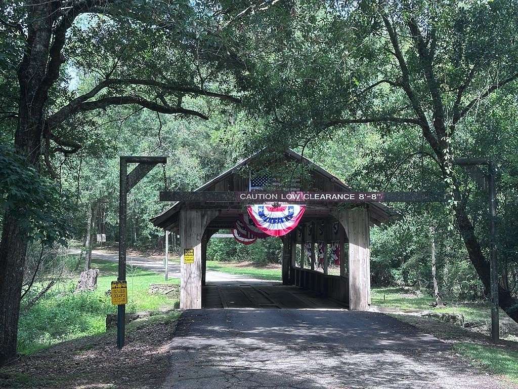 1 Acre of Residential Land for Sale in Carriere, Mississippi