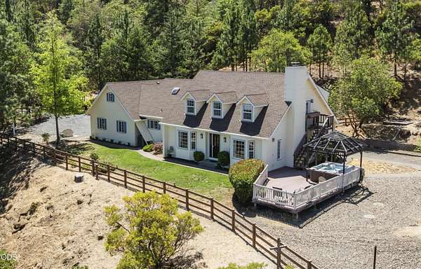 5.5 Acres of Land with Home for Sale in Ashland, Oregon