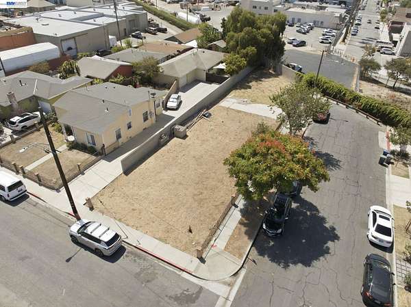 0.14 Acres of Residential Land for Sale in Signal Hill, California