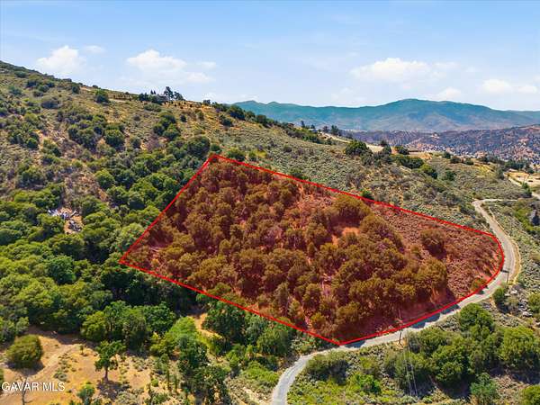 6.4 Acres of Residential Land for Sale in Tehachapi, California
