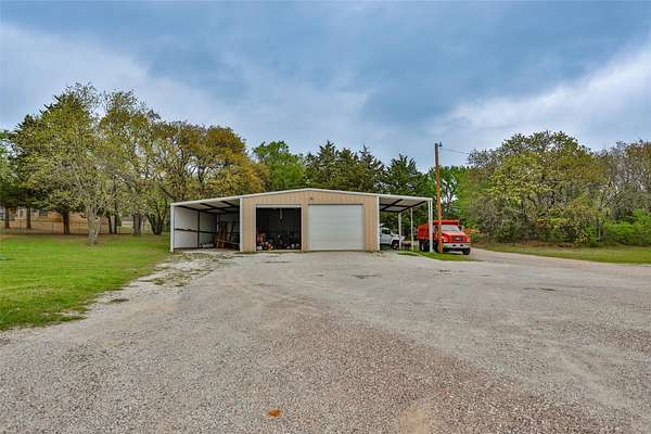 3 Acres of Land for Sale in Gainesville, Texas