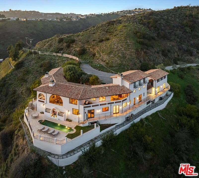 1.82 Acres of Land with Home for Lease in Los Angeles, California