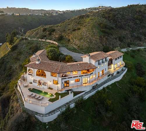 1.82 Acres of Land with Home for Lease in Los Angeles, California