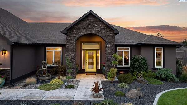 2.58 Acres of Land with Home for Sale in Kennewick, Washington