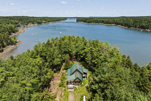 2.6 Acres of Land with Home for Sale in Harpswell Town, Maine