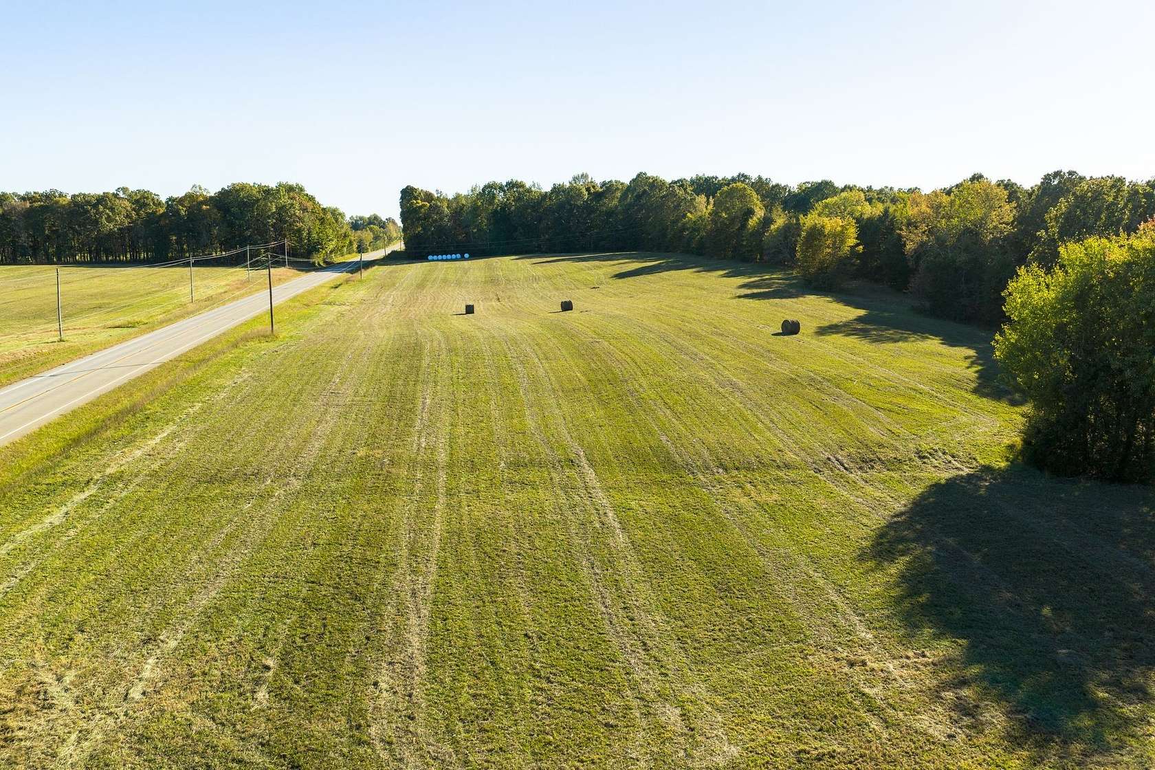 10 Acres of Land for Sale in Dickson, Tennessee