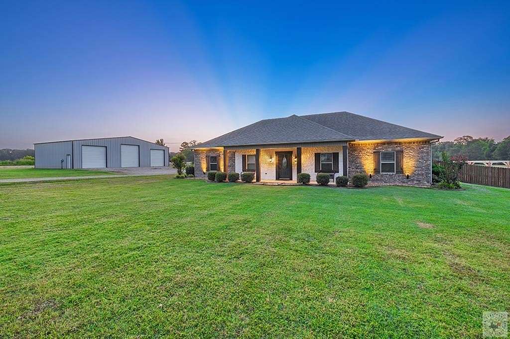 2.5 Acres of Land with Home for Sale in Hooks, Texas