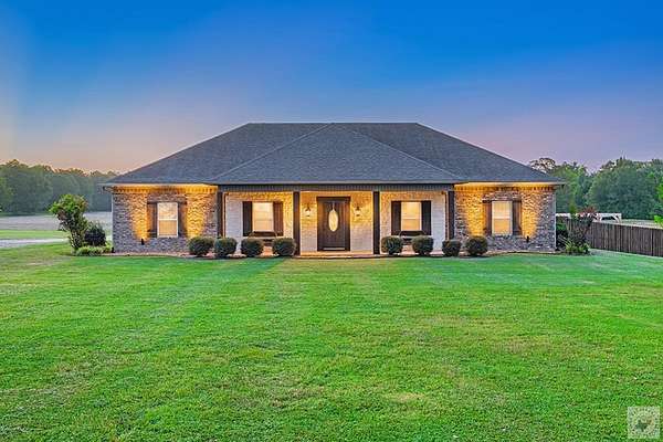 2.5 Acres of Land with Home for Sale in Hooks, Texas