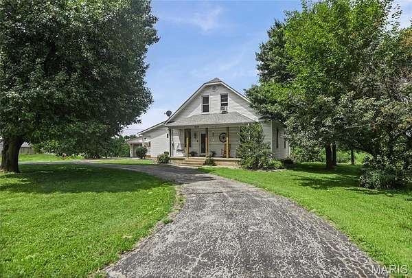 1.5 Acres of Land with Home for Sale in Granite City, Illinois