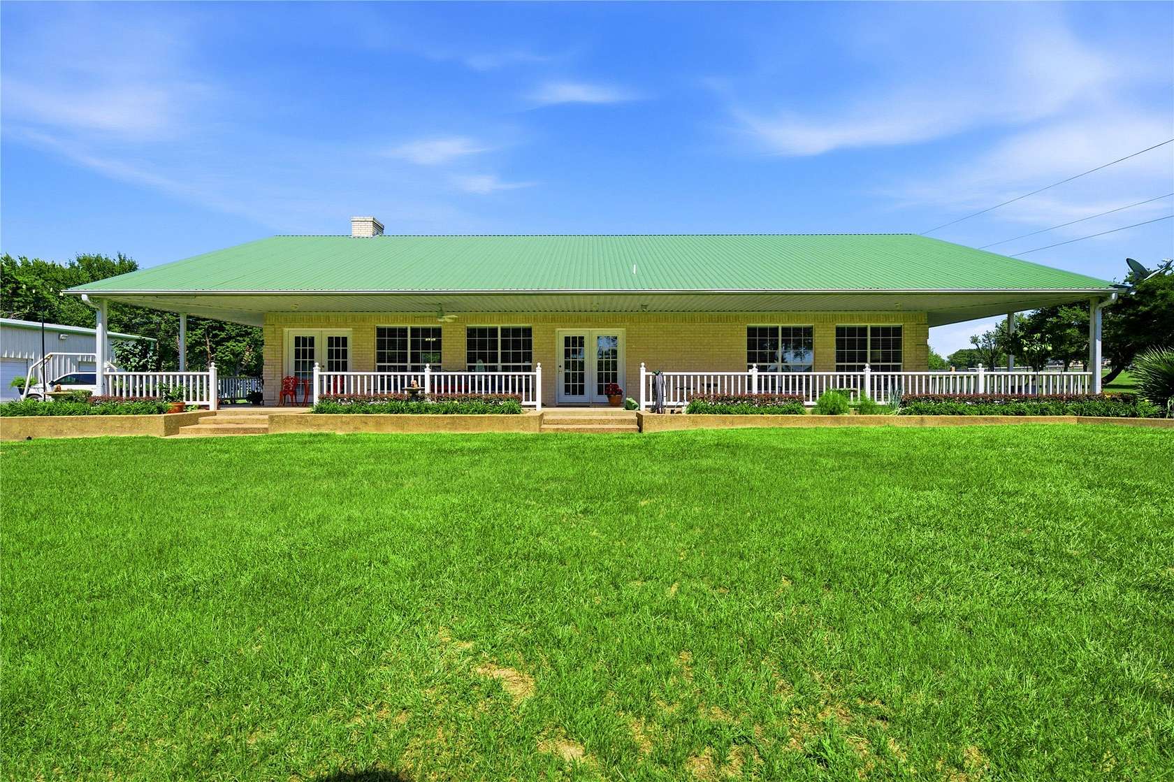 4 Acres of Land with Home for Sale in Athens, Texas