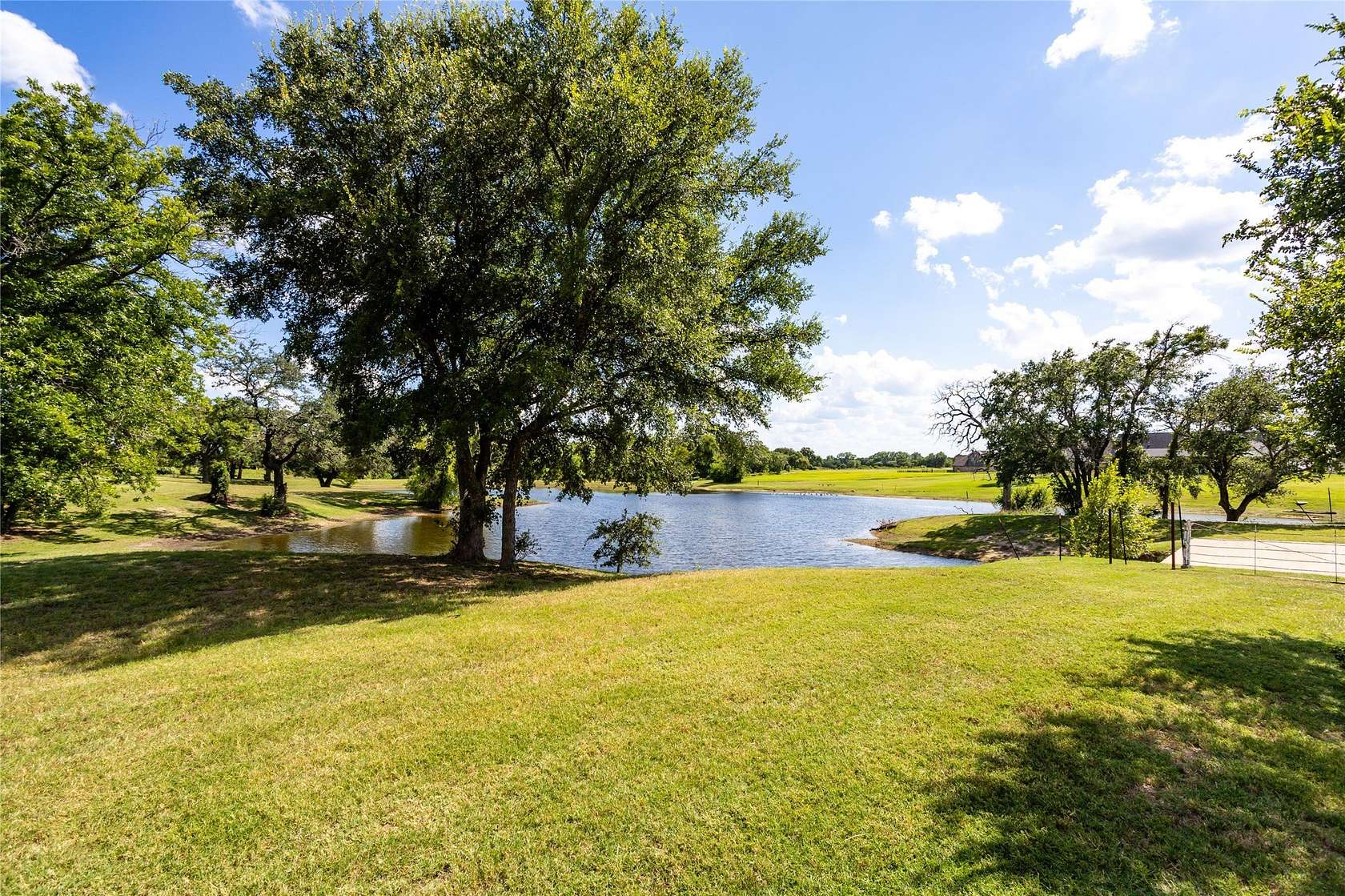 1 Acre of Residential Land for Sale in Granbury, Texas