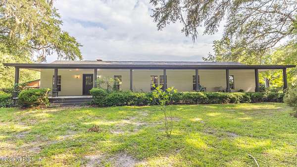 19 Acres of Land with Home for Sale in Melrose, Florida