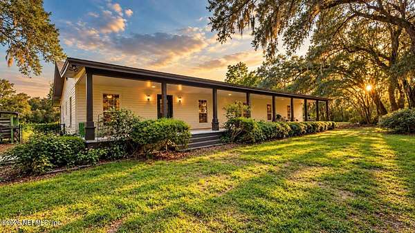 19 Acres of Land with Home for Sale in Melrose, Florida