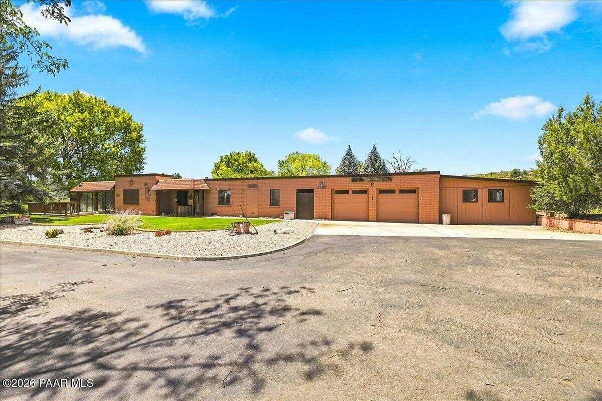 10.6 Acres of Land with Home for Sale in Prescott, Arizona