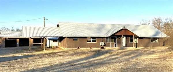 5.29 Acres of Improved Mixed-Use Land for Sale in Hoyt, Oklahoma