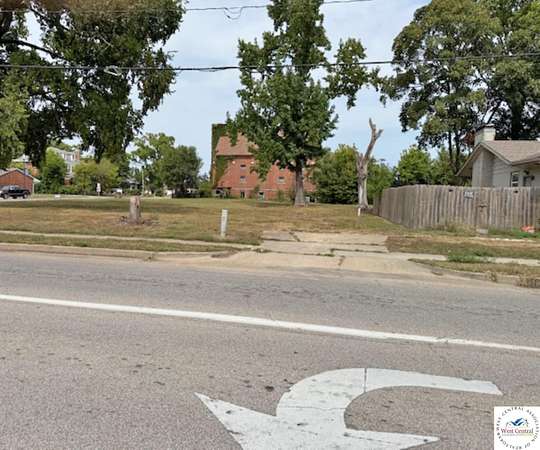Land for Sale in Clinton, Missouri
