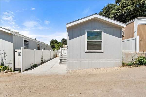 5.18 Acres of Land with Home for Sale in Agua Dulce, California