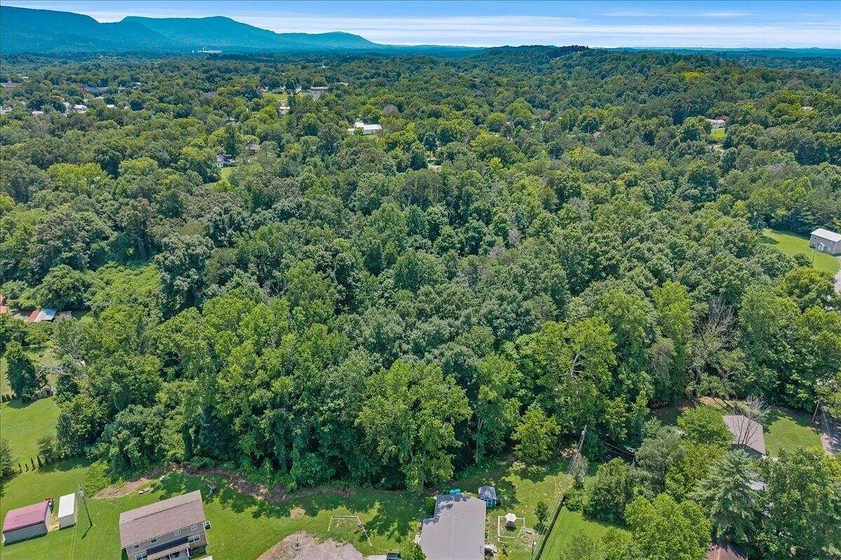 5.22 Acres of Residential Land for Sale in Etowah, Tennessee