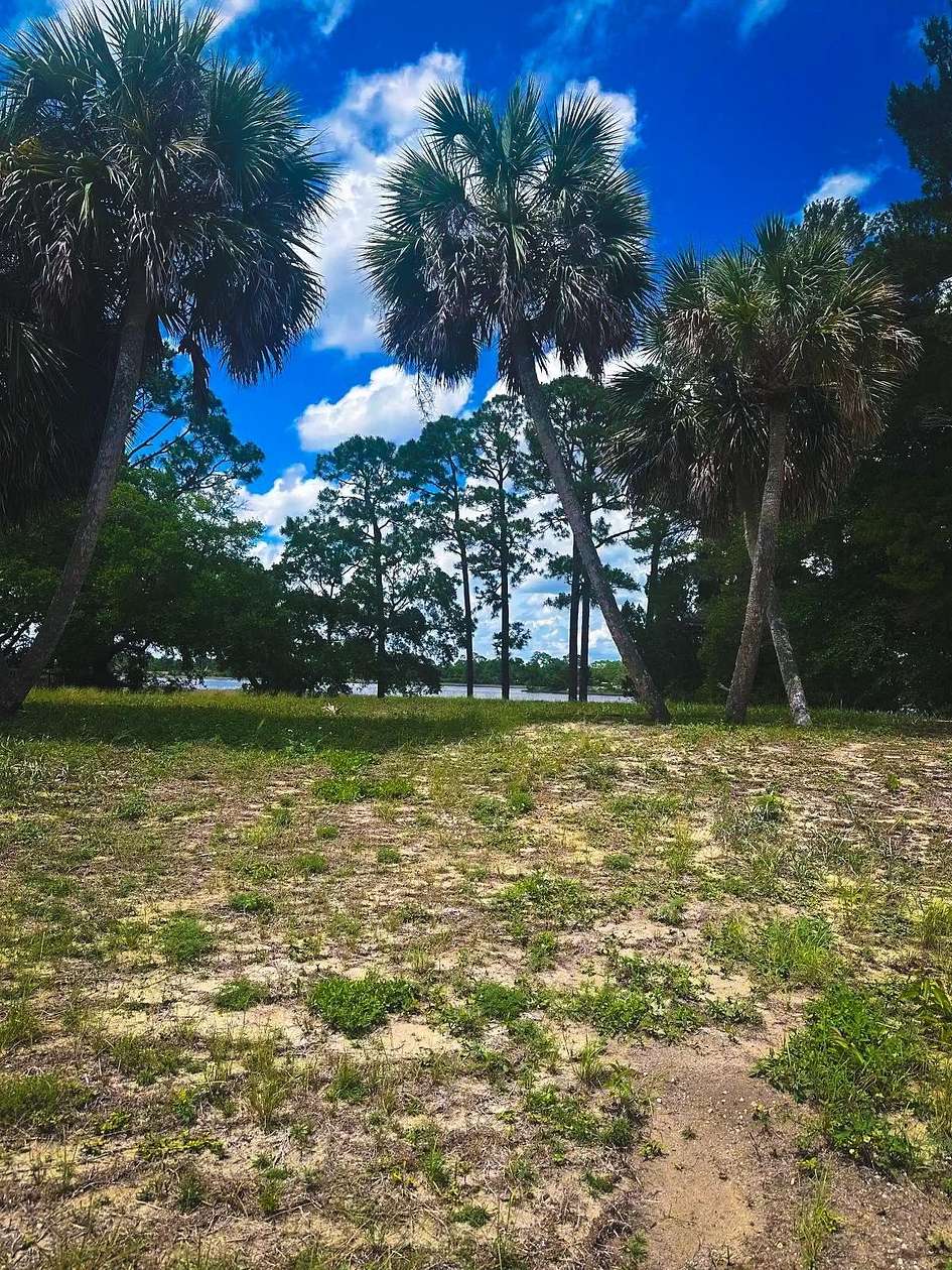 0.18 Acres of Land for Sale in Carrabelle, Florida