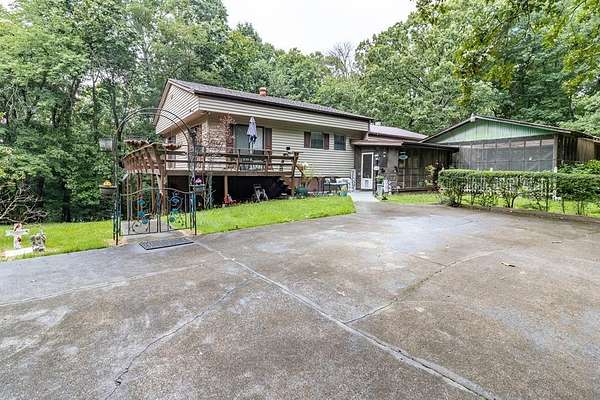 9.2 Acres of Land with Home for Sale in Chatsworth, Georgia