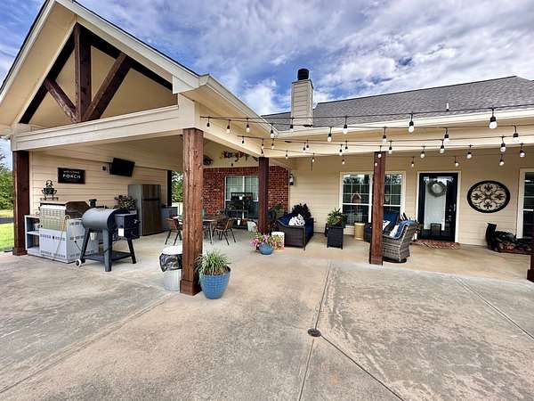 47 Acres of Recreational Land with Home for Sale in Many, Louisiana