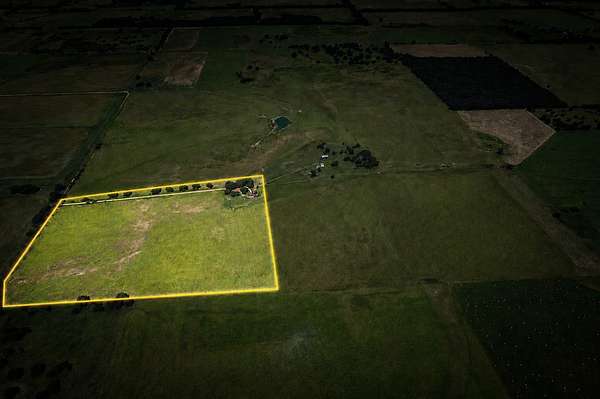 25 Acres of Land with Home for Sale in Sidney, Texas