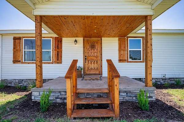10 Acres of Land with Home for Sale in Pauls Valley, Oklahoma