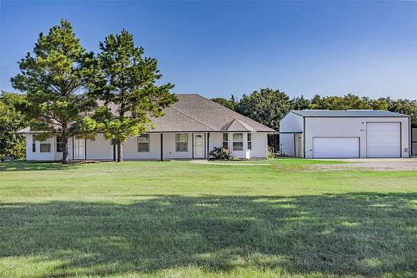 4 Acres of Land with Home for Sale in Gordonville, Texas