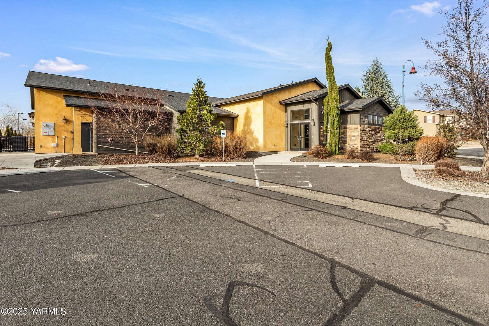 1.67 Acres of Improved Commercial Land for Sale in Zillah, Washington